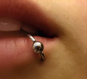 lip_piercing